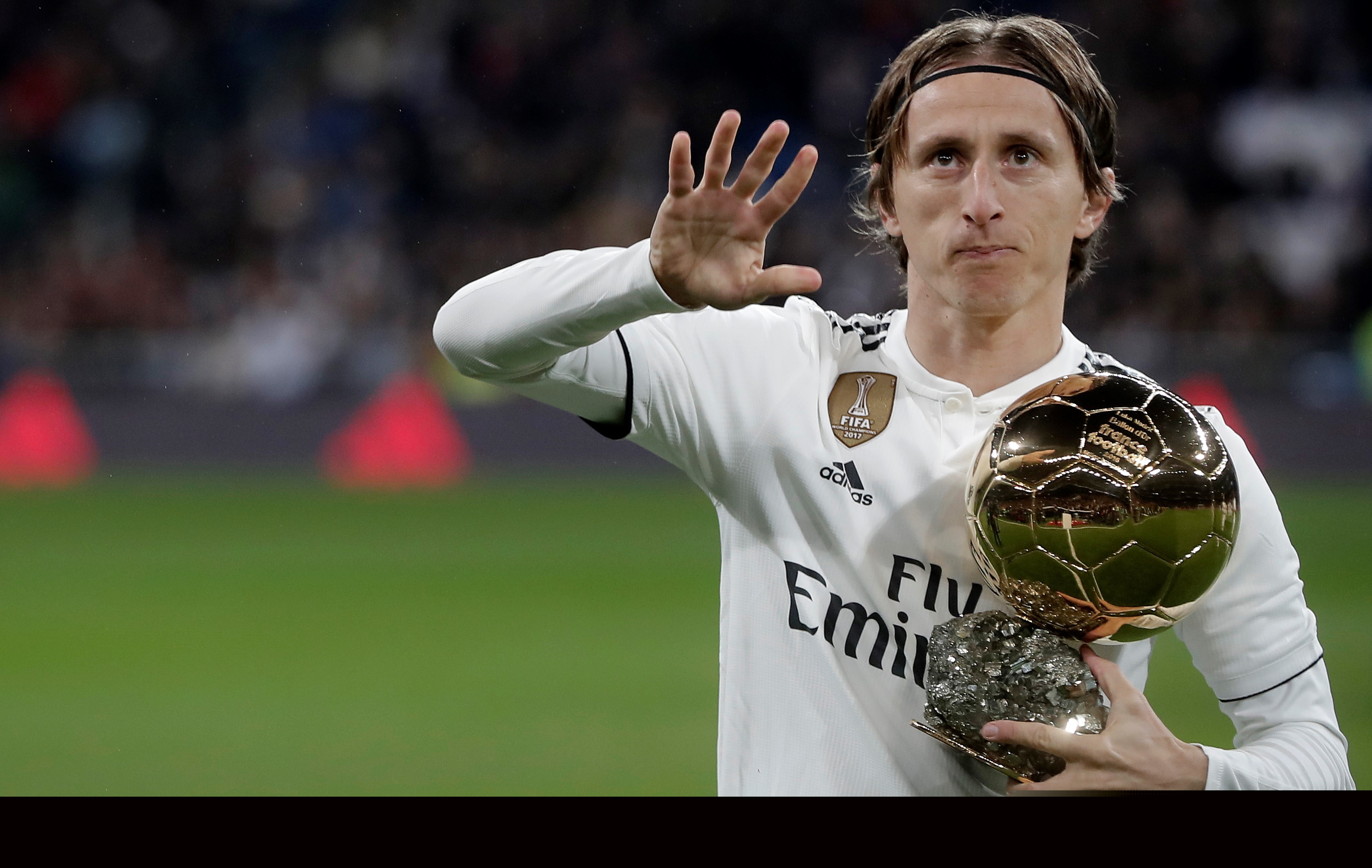 记者：路易斯恢复顺利可能随申花队出征河南，陈晋一出战存疑